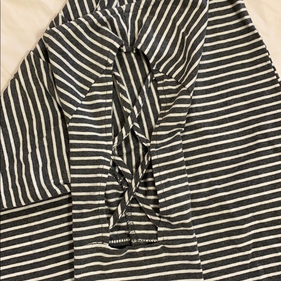 🍋2 for $10🍋 Striped cold shoulder shirt w/ crisscross detail - Picture 5 of 9